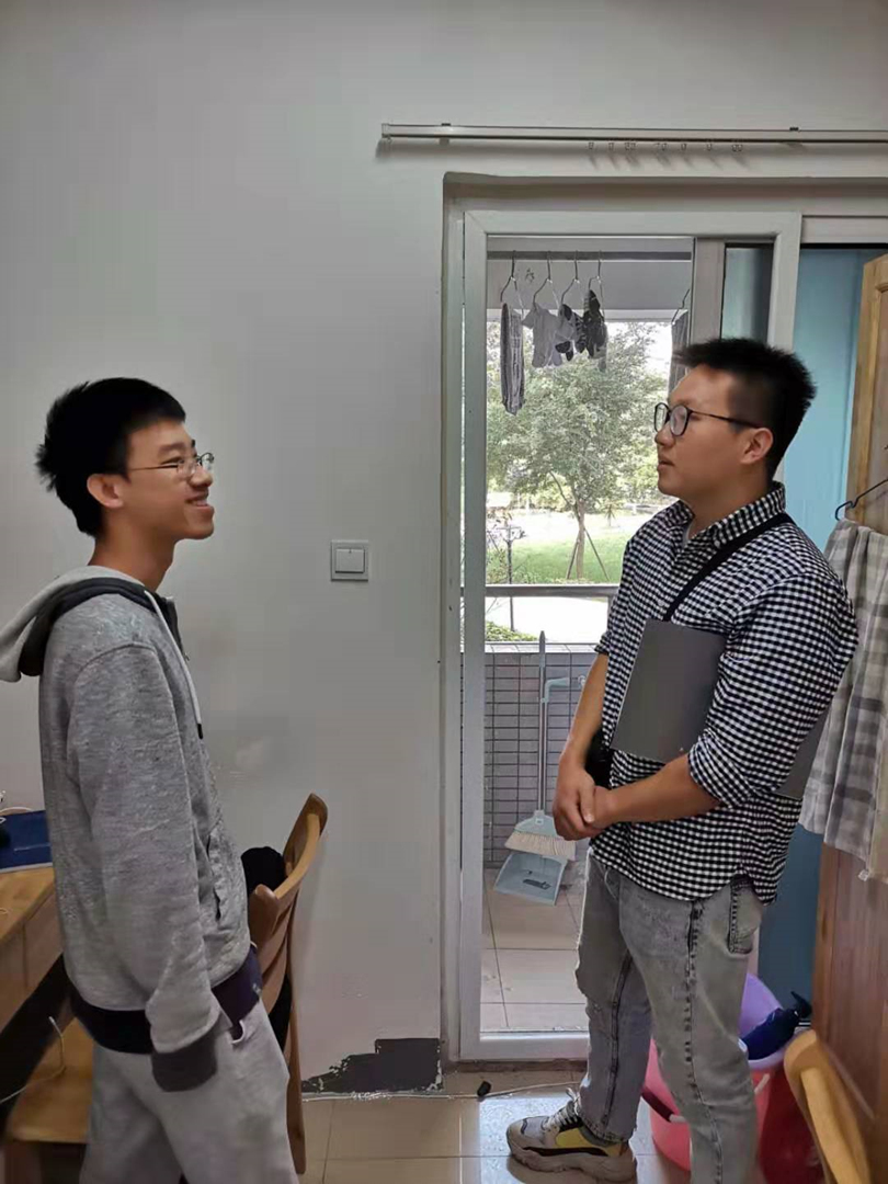 关怀 走访 2019级硕士生宿舍.jpg 关怀 走访 2019级硕士生宿舍.jpg