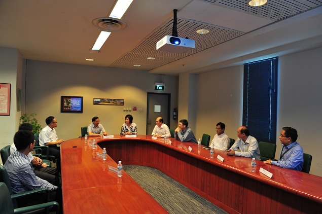 代表团在淡马锡理工Fun88乐天堂
进行交流